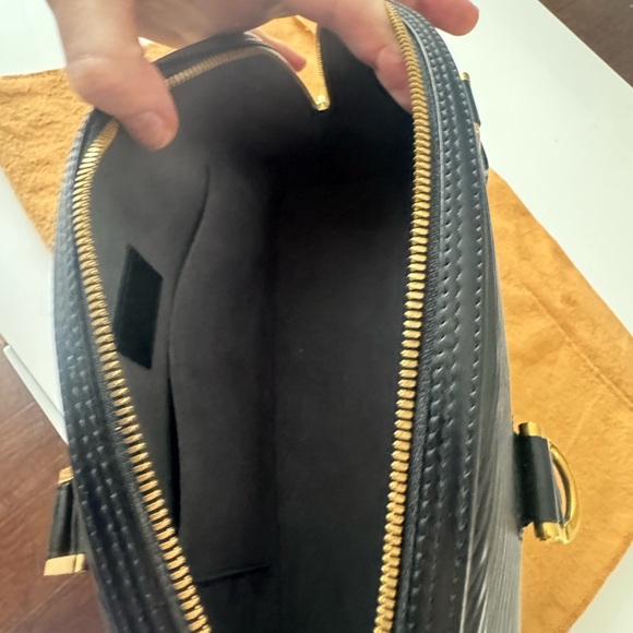 LOUIS VUITTON EPI LEATHER JASMIN AUTHENTIC - Picture 6 of 9